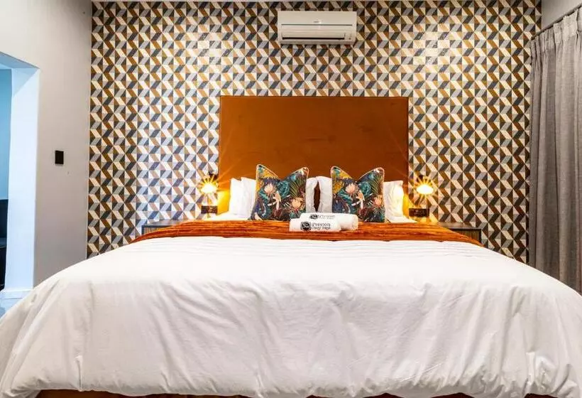 Majatalo 5th On Preston Guest House