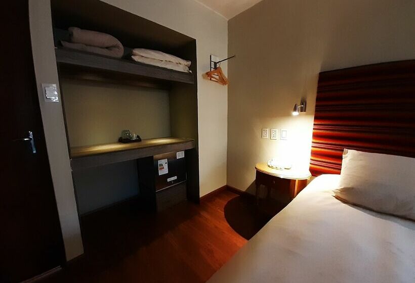 پانسیون Hostal Republica