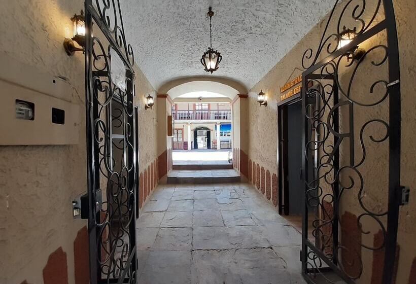 پانسیون Hostal Republica