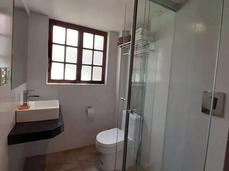 پانسیون Hostal Republica