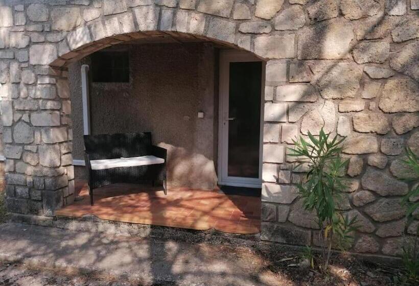 ペンション Le Mas Blanc