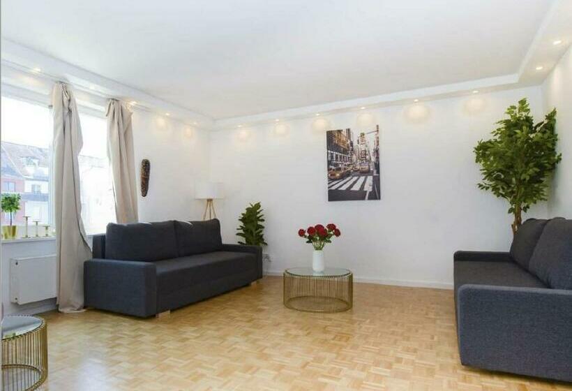 70m² Frisch Kernsanierte City Wohnung In Beste Lage München