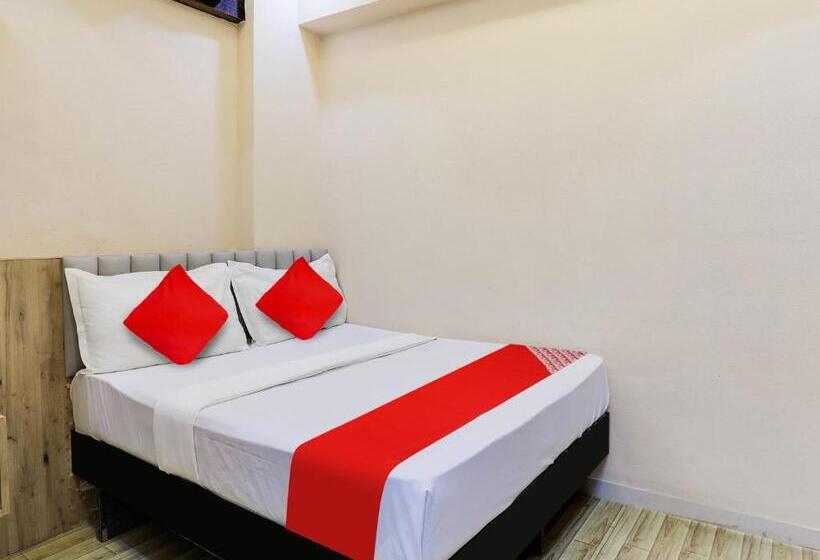 호텔 Pop 91819 Heritage Room