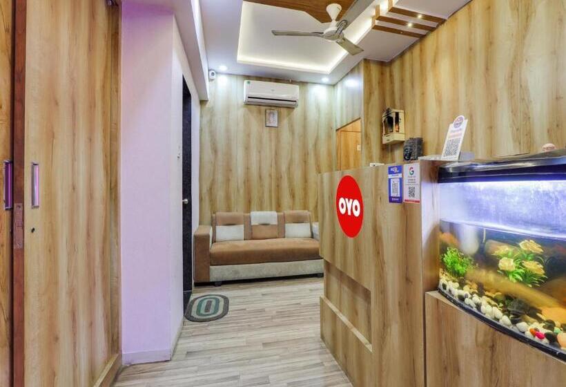 호텔 Pop 91819 Heritage Room