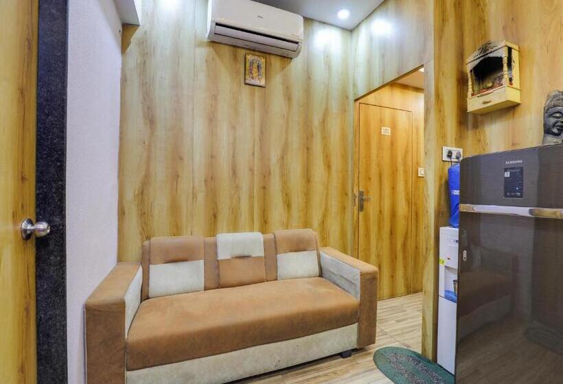 호텔 Pop 91819 Heritage Room