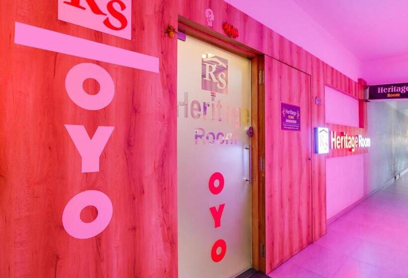 호텔 Pop 91819 Heritage Room