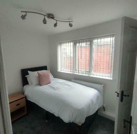 Lovely Refurbished Apartments, Morecambe Promenade