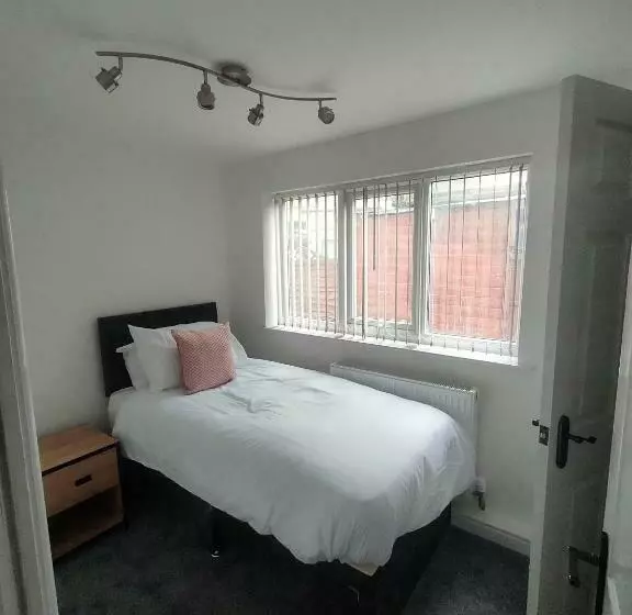 Lovely Refurbished Apartments, Morecambe Promenade