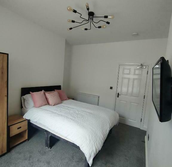 Lovely Refurbished Apartments, Morecambe Promenade