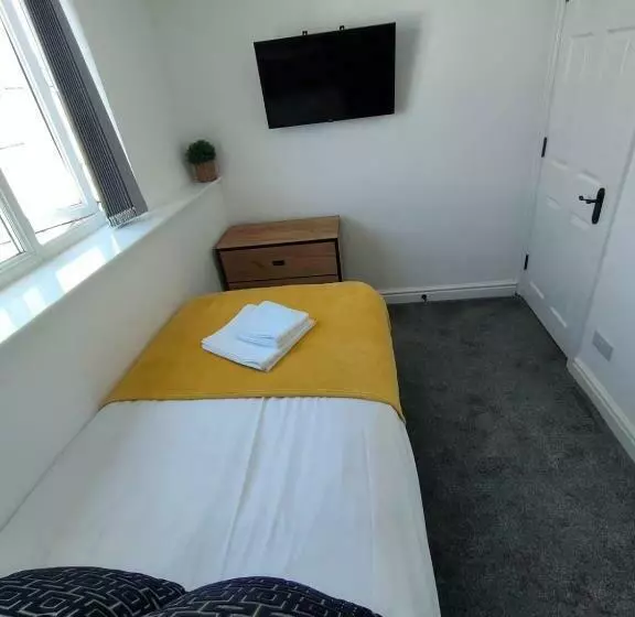 Lovely Refurbished Apartments, Morecambe Promenade