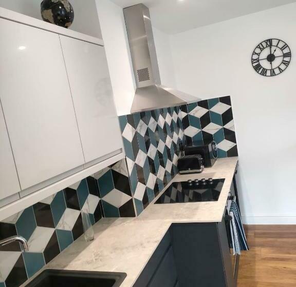 Lovely Refurbished Apartments, Morecambe Promenade