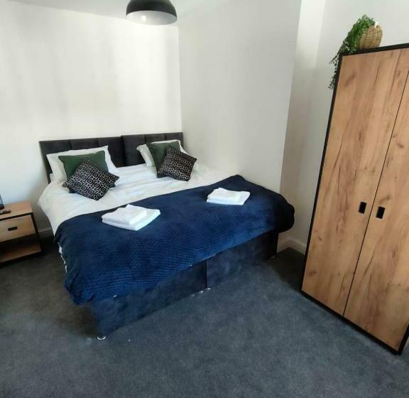 Lovely Refurbished Apartments, Morecambe Promenade