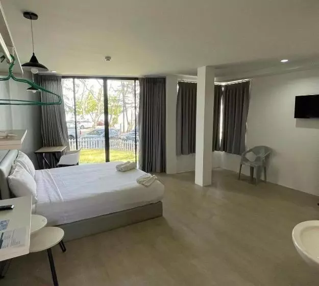 Phuket Muay Thai Hotel Rawai Beach