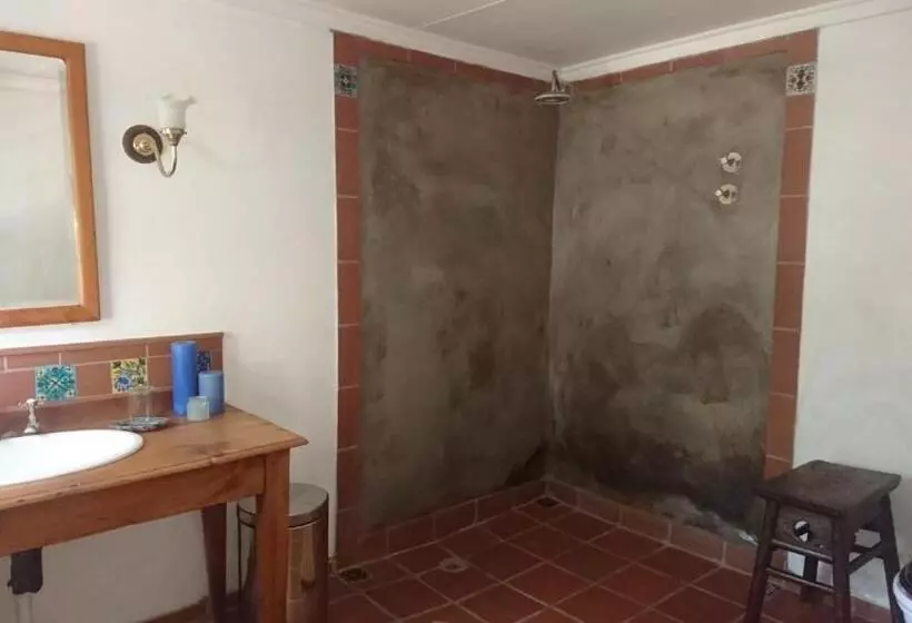 Aamiaismajoitus (B&B) Black Cottage