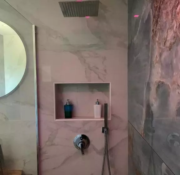 ベッドアンドブレックファースト Lemon Suite Luxury