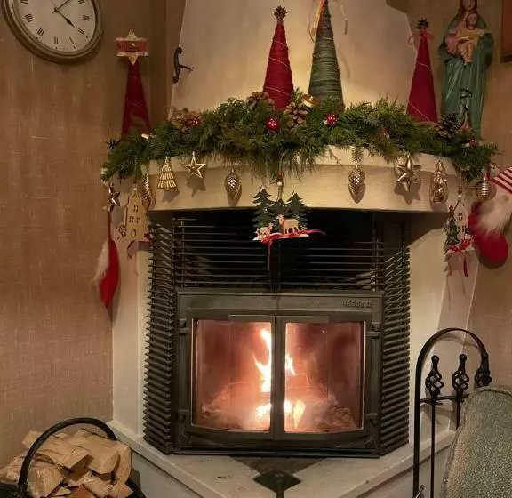 Aamiaismajoitus (B&B) Yaberg Affären