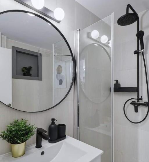 Government Deluxe Studio By Magic Apartments