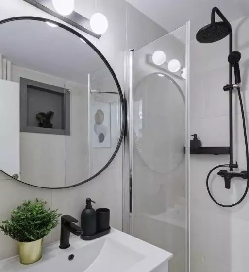 Government Deluxe Studio By Magic Apartments