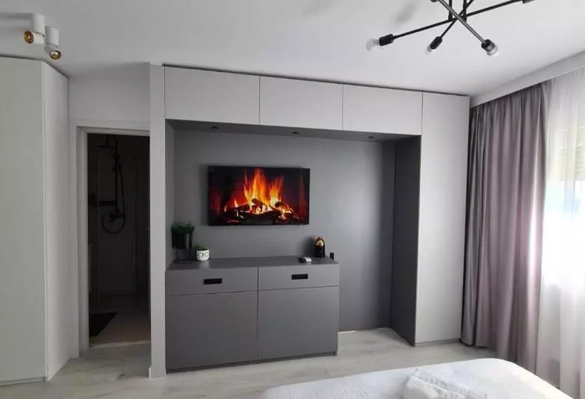 Government Deluxe Studio By Magic Apartments