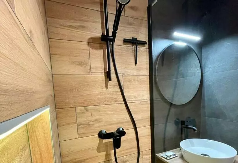 L Artistik   Appartement 5 Min à Pied Du Port Et Parking Privé