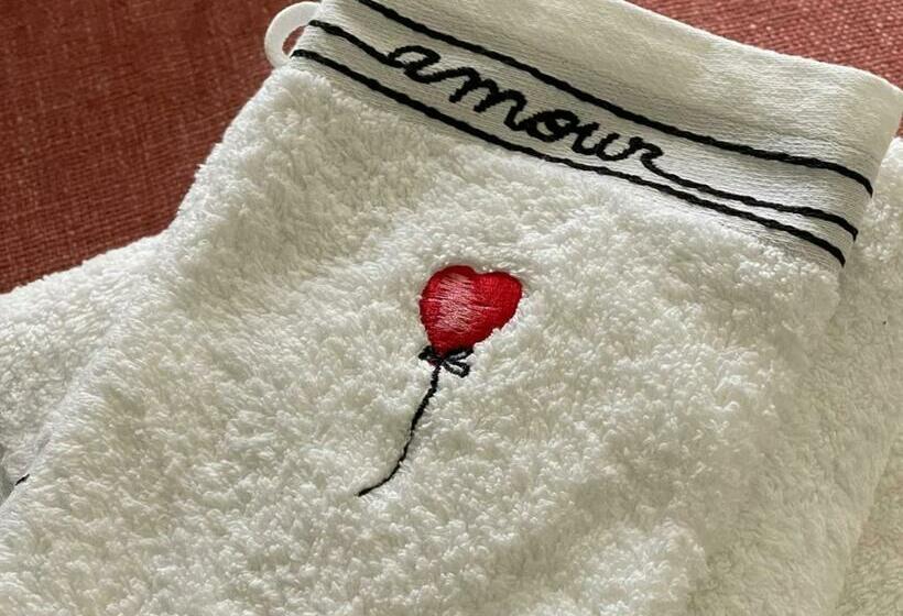 L Artistik   Appartement 5 Min à Pied Du Port Et Parking Privé