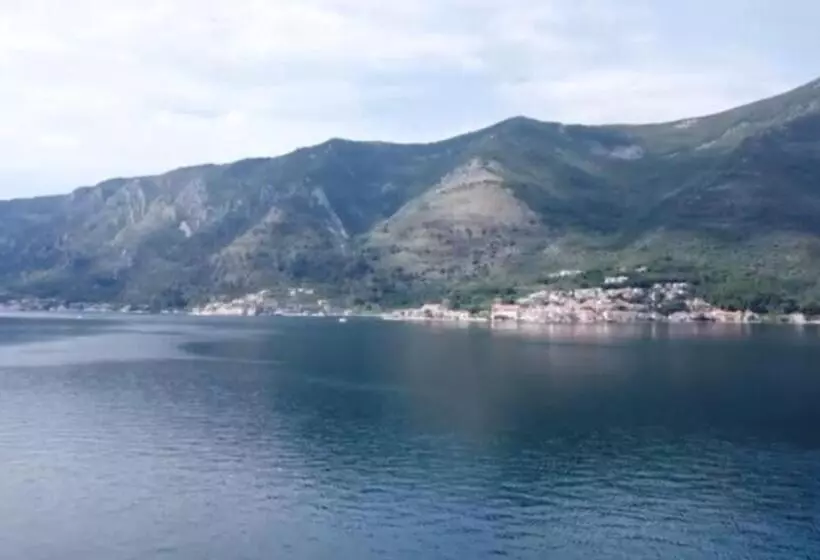 Lovely Apartment On The Sea Shore, With A View And Free Wi Fi