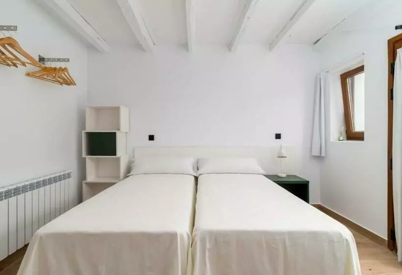 Majatalo Benedicta Familys