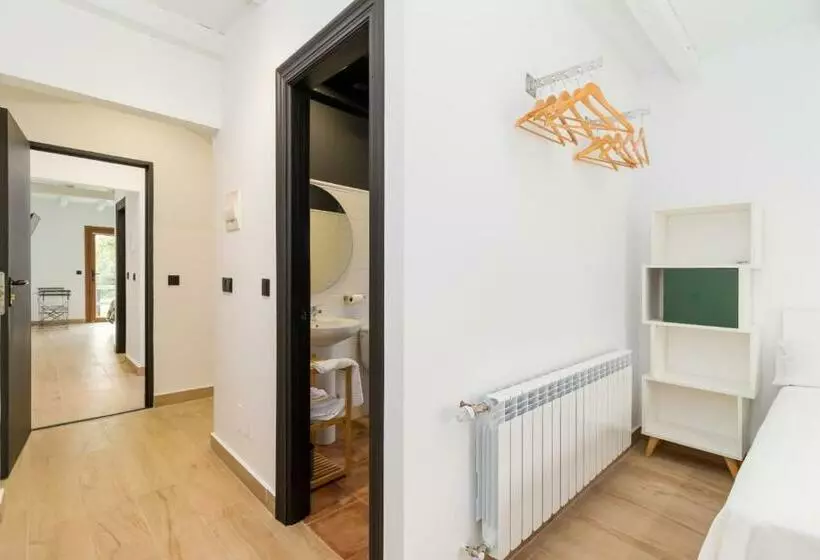 Majatalo Benedicta Familys