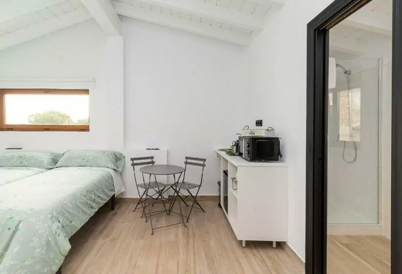 Majatalo Benedicta Familys