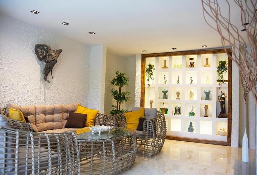 تختخواب و صبحانه Collesium Garden