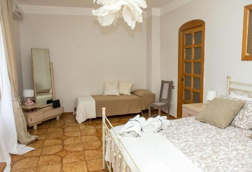 צימר Seascape   Noemi S Rooms