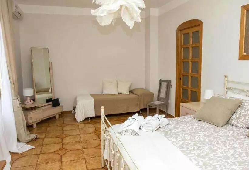 Aamiaismajoitus (B&B) Seascape   Noemi S Rooms