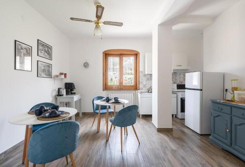 צימר Seascape   Noemi S Rooms