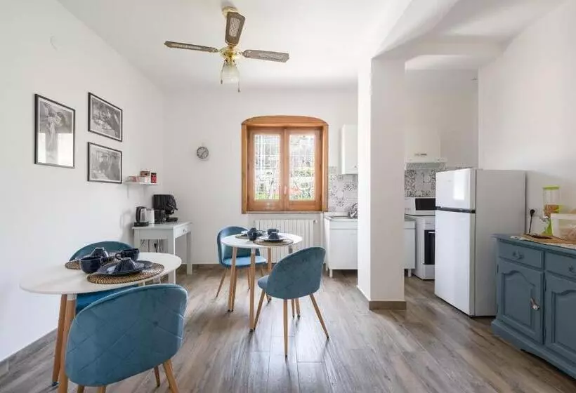 Aamiaismajoitus (B&B) Seascape   Noemi S Rooms