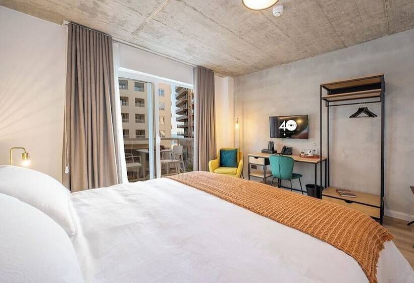 هتل کپسول Fort40 Guesthouse