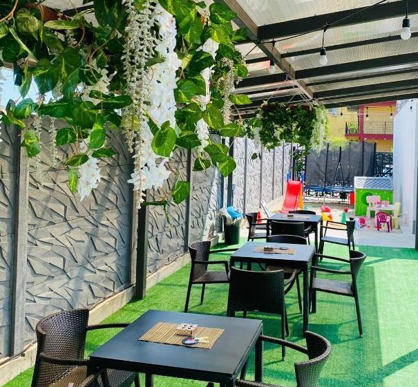 هتل Infinity By Carla