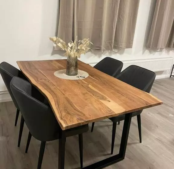 Majatalo Giulias Budget Haus