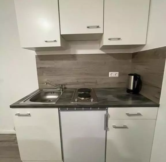 Majatalo Giulias Budget Haus