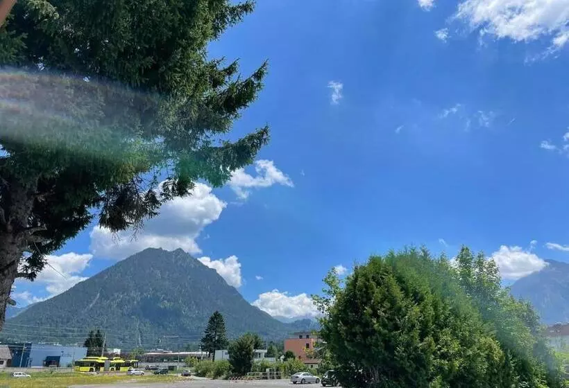 Majatalo Giulias Budget Haus