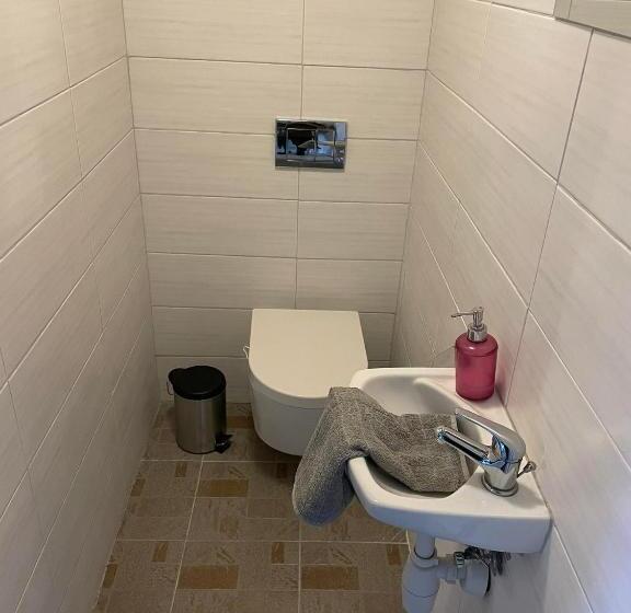 Пансион Giulias Budget Haus