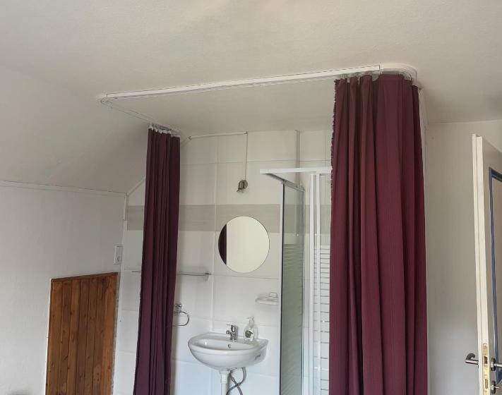 Пансион Giulias Budget Haus