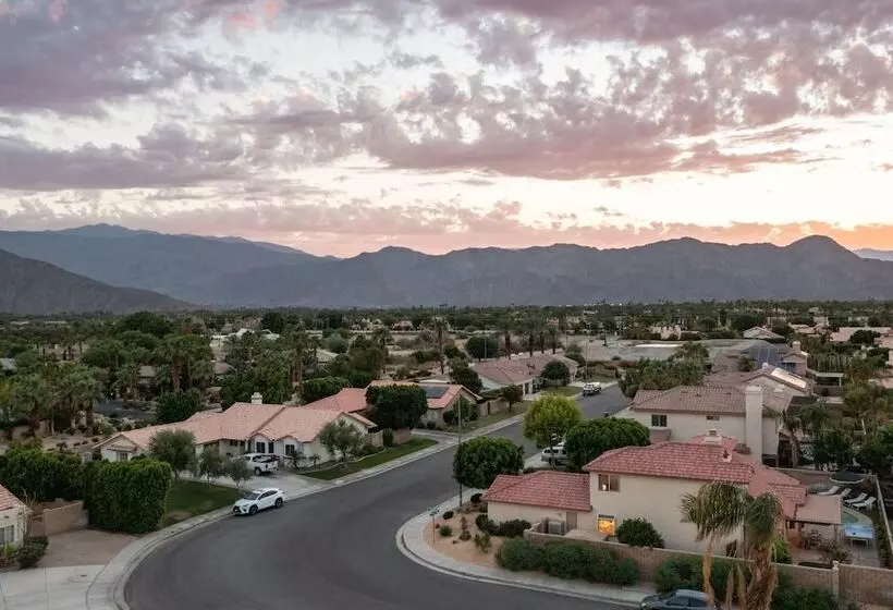 Petit Sahara By Avantstay Desert Escape W/ Pool, Outdoor Dining & Table Tennis!