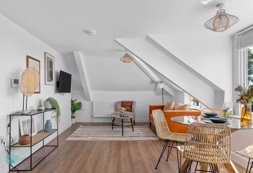 2 Bed  The Penthouse By Pureserviced