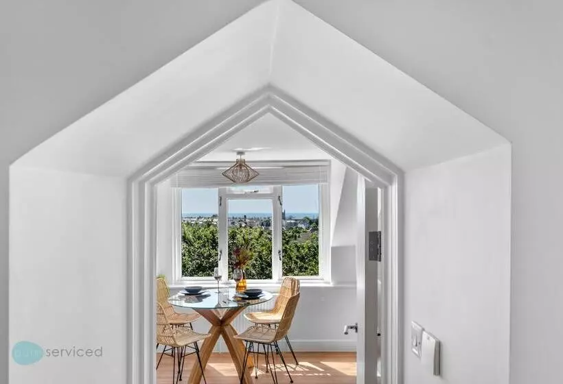 2 Bed  The Penthouse By Pureserviced