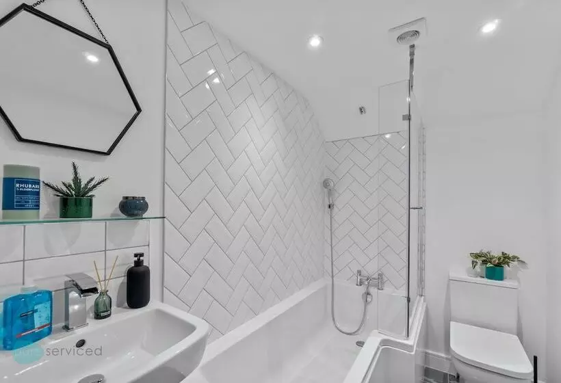 2 Bed  The Penthouse By Pureserviced