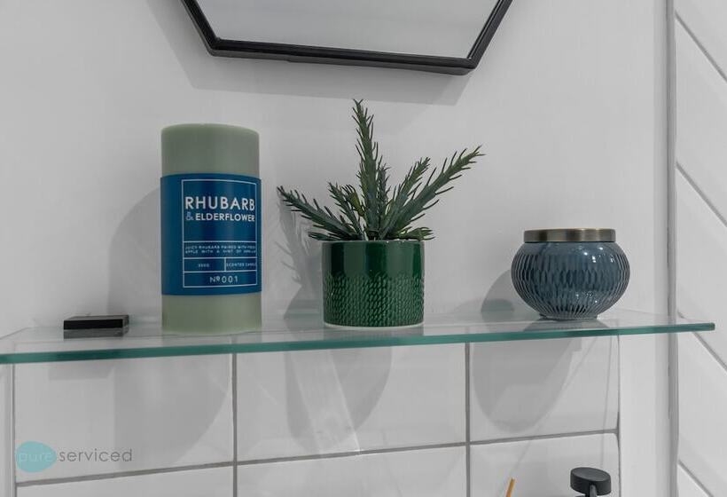 2 Bed The Penthouse By Pureserviced