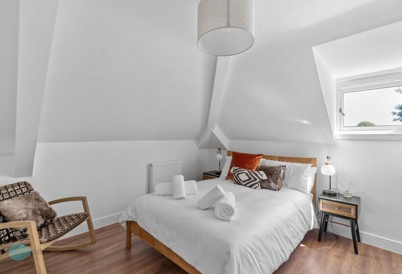 2 Bed The Penthouse By Pureserviced