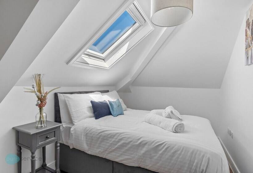 2 Bed The Penthouse By Pureserviced