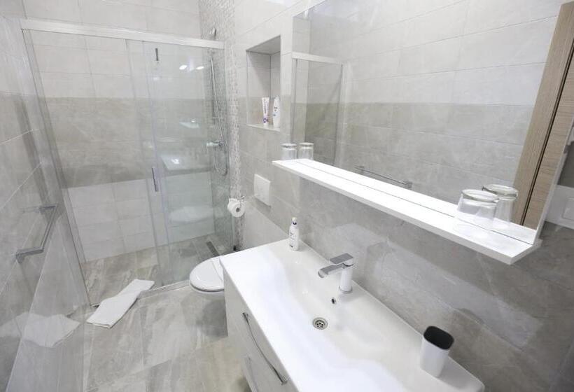 تختخواب و صبحانه Apartments And Rooms With Wifi Zadar   14528