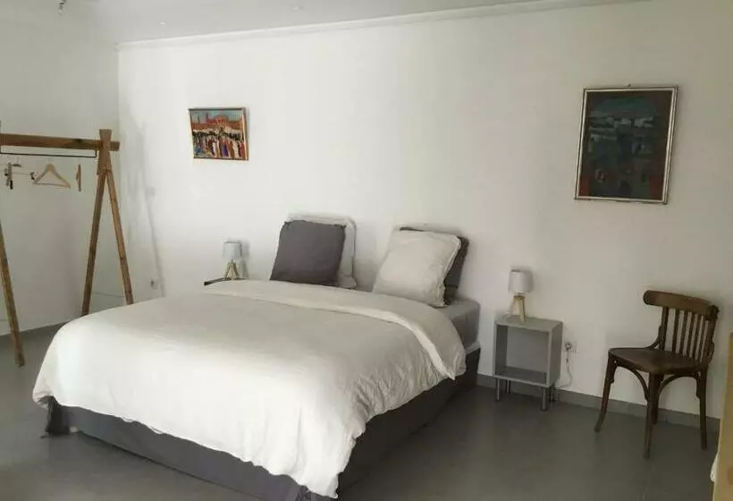 ベッドアンドブレックファースト Chambre D Hôte La Cool Room